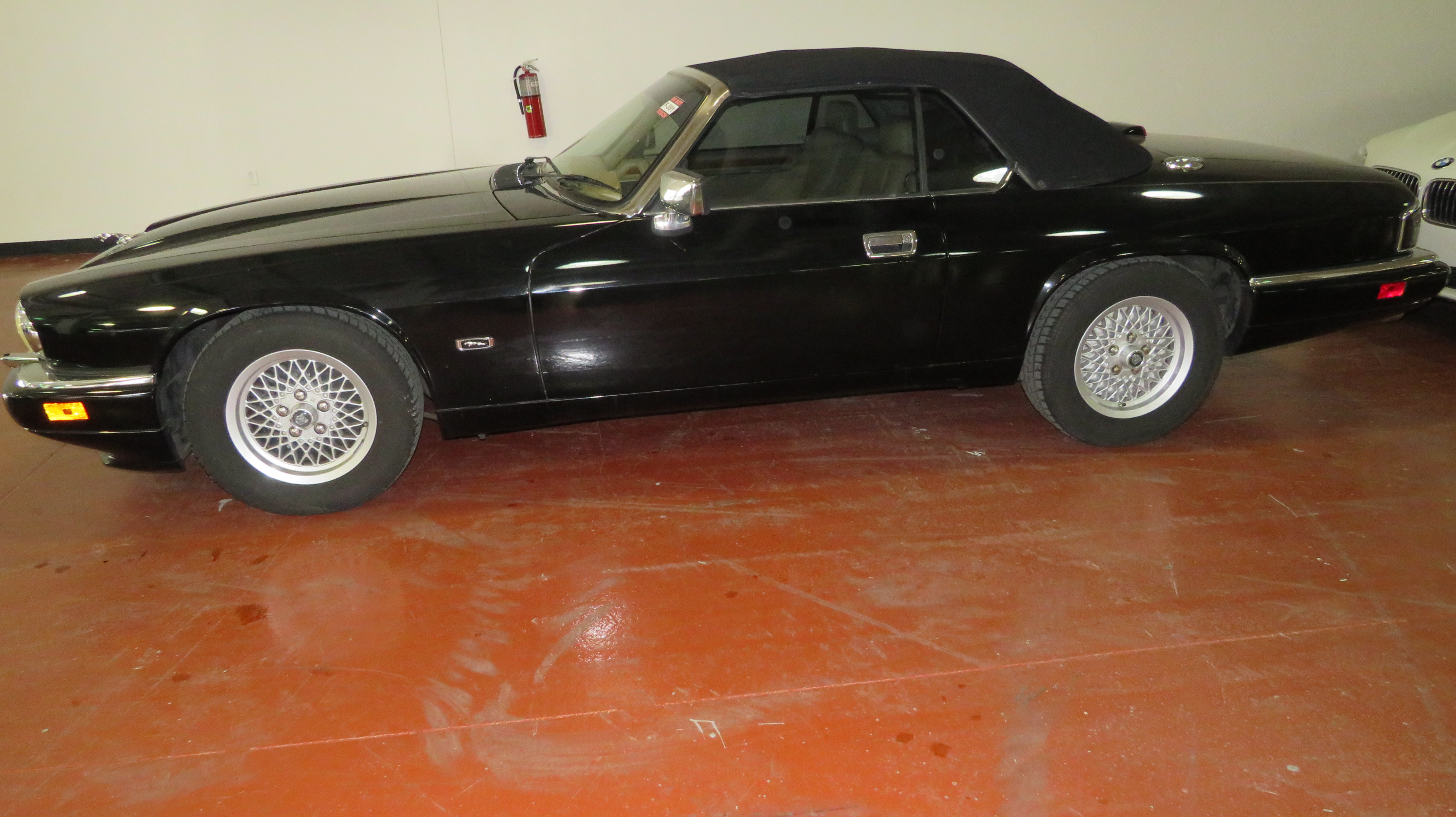 1st Image of a 1994 JAGUAR XJS