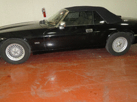 Image 2 of 13 of a 1994 JAGUAR XJS