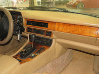 Image 9 of 13 of a 1994 JAGUAR XJS