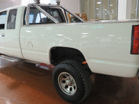 Image 3 of 11 of a 1994 CHEVROLET K1500 4X4 EXT CAB