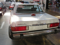 Image 4 of 13 of a 1987 MERCEDES-BENZ 560SL