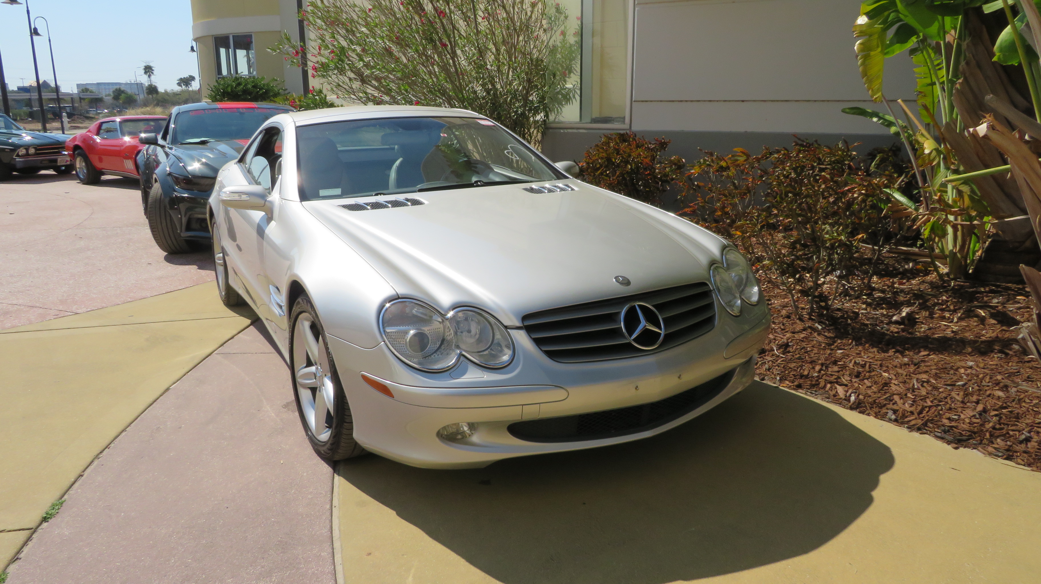 1st Image of a 2004 MERCEDES-BENZ SL500