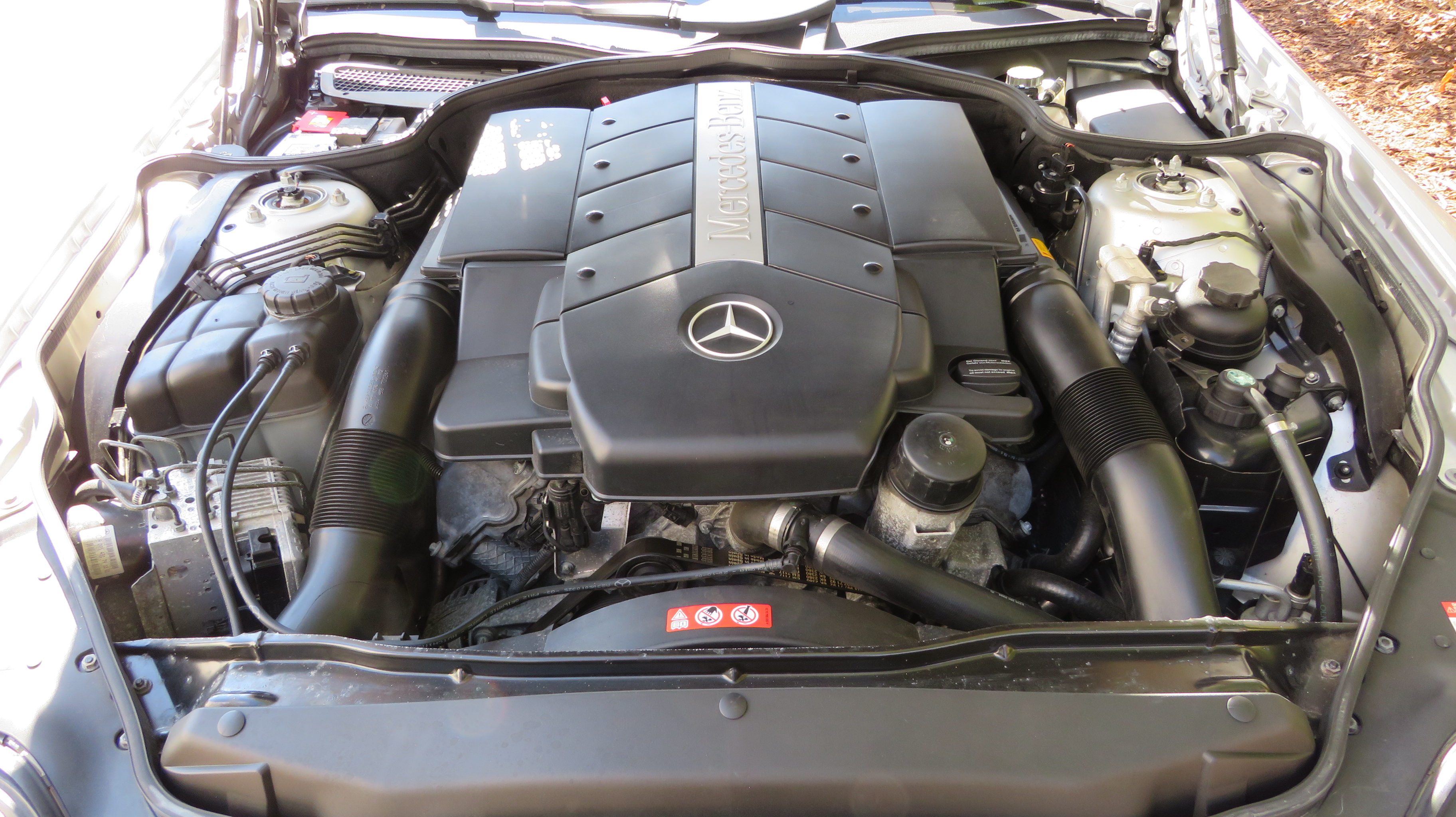 2nd Image of a 2004 MERCEDES-BENZ SL500