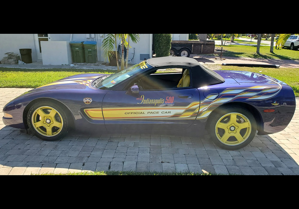 3rd Image of a 1998 CHEVROLET CORVETTE