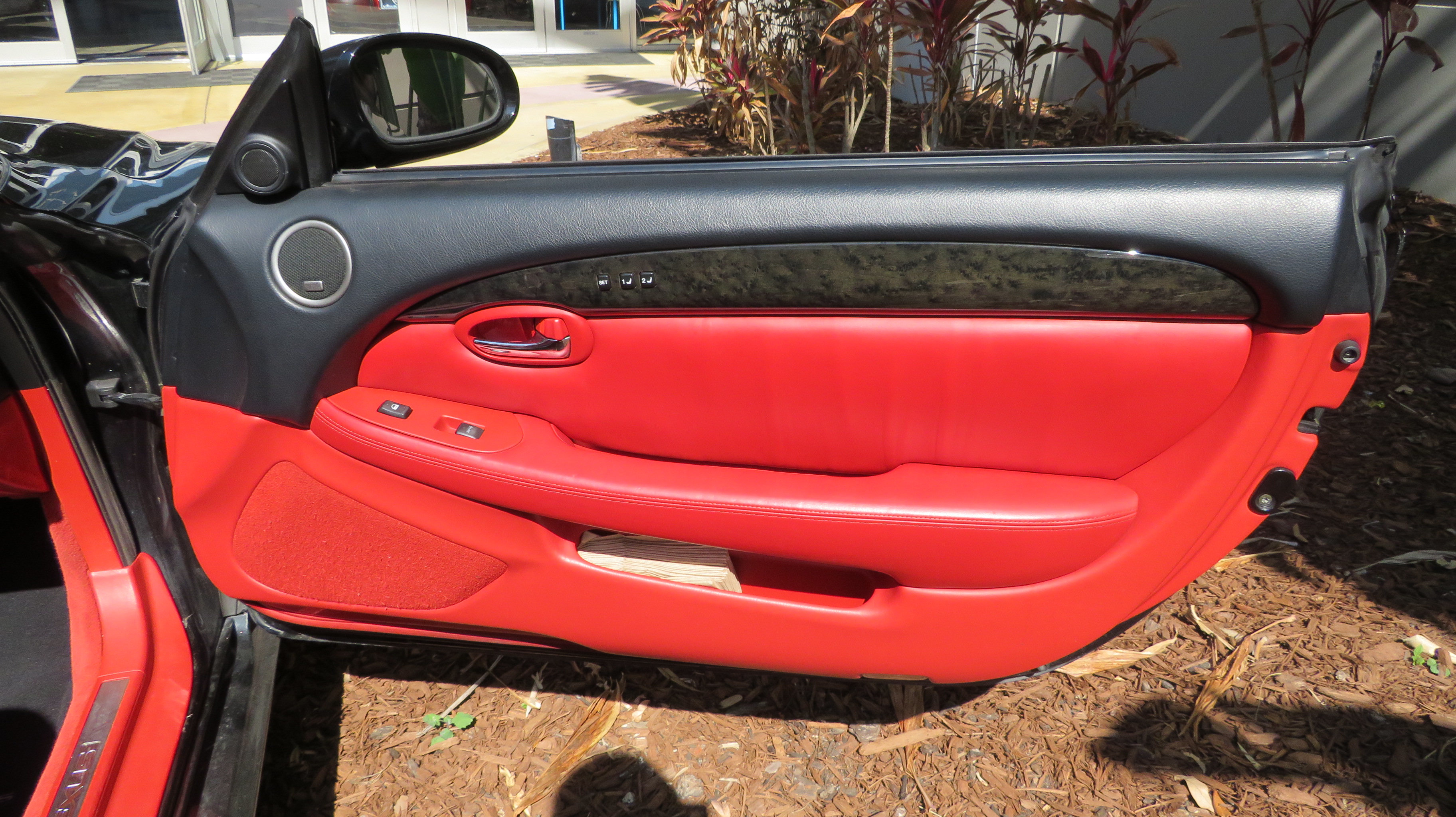 9th Image of a 2005 LEXUS SC430