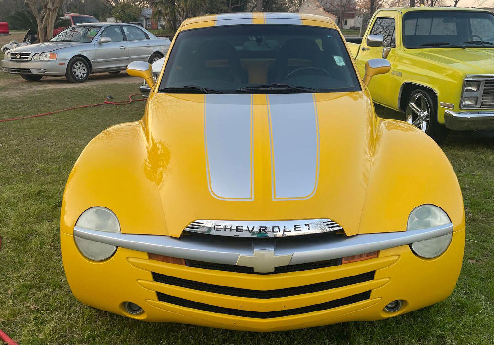 2nd Image of a 2005 CHEVROLET SSR