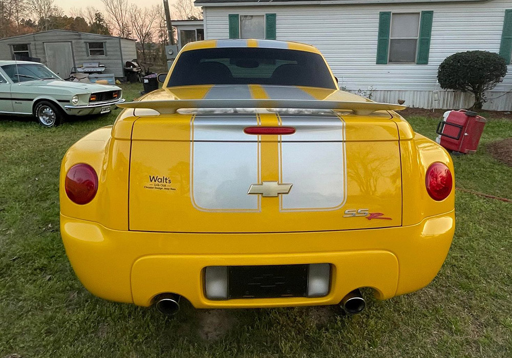 3rd Image of a 2005 CHEVROLET SSR