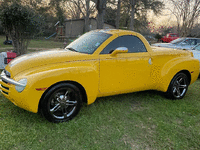 Image 2 of 12 of a 2005 CHEVROLET SSR