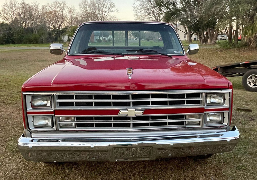 2nd Image of a 1987 CHEVROLET R10