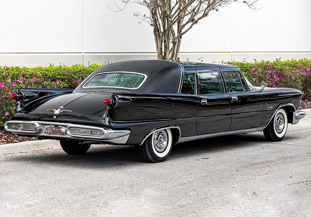 3rd Image of a 1958 CHRYSLER IMPERIAL