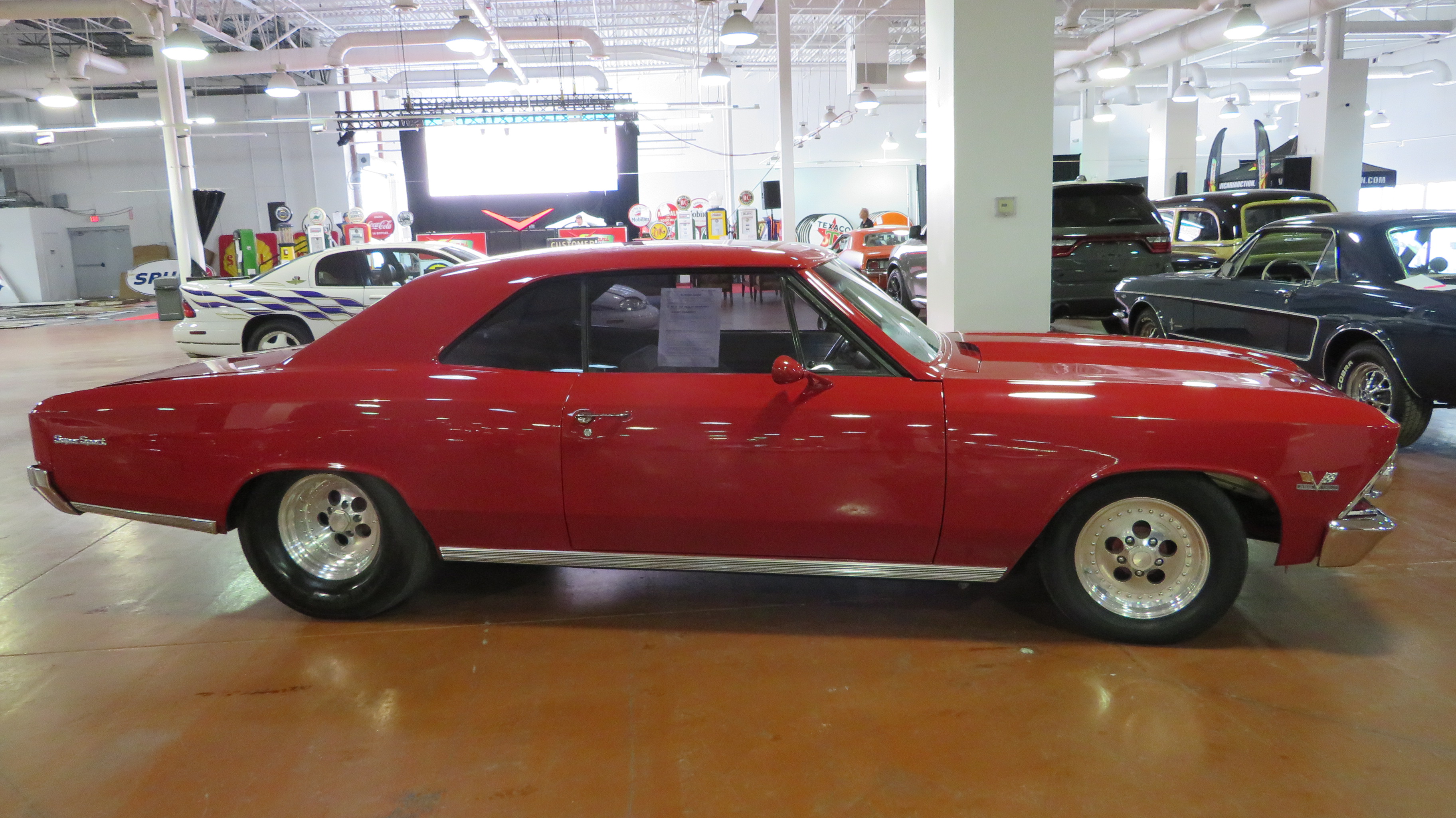 2nd Image of a 1966 CHEVROLET CHEVELLE