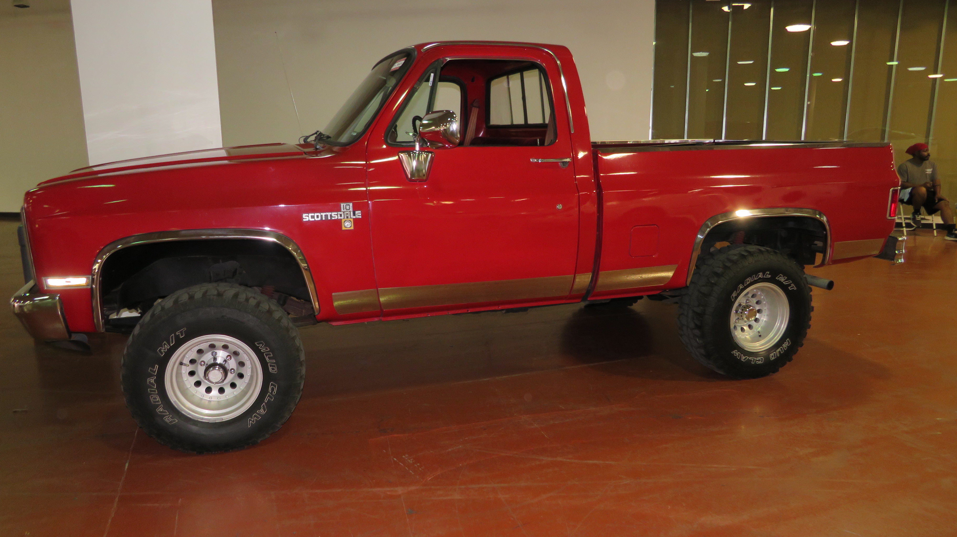 2nd Image of a 1986 CHEVROLET K10