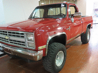 Image 2 of 14 of a 1986 CHEVROLET K10