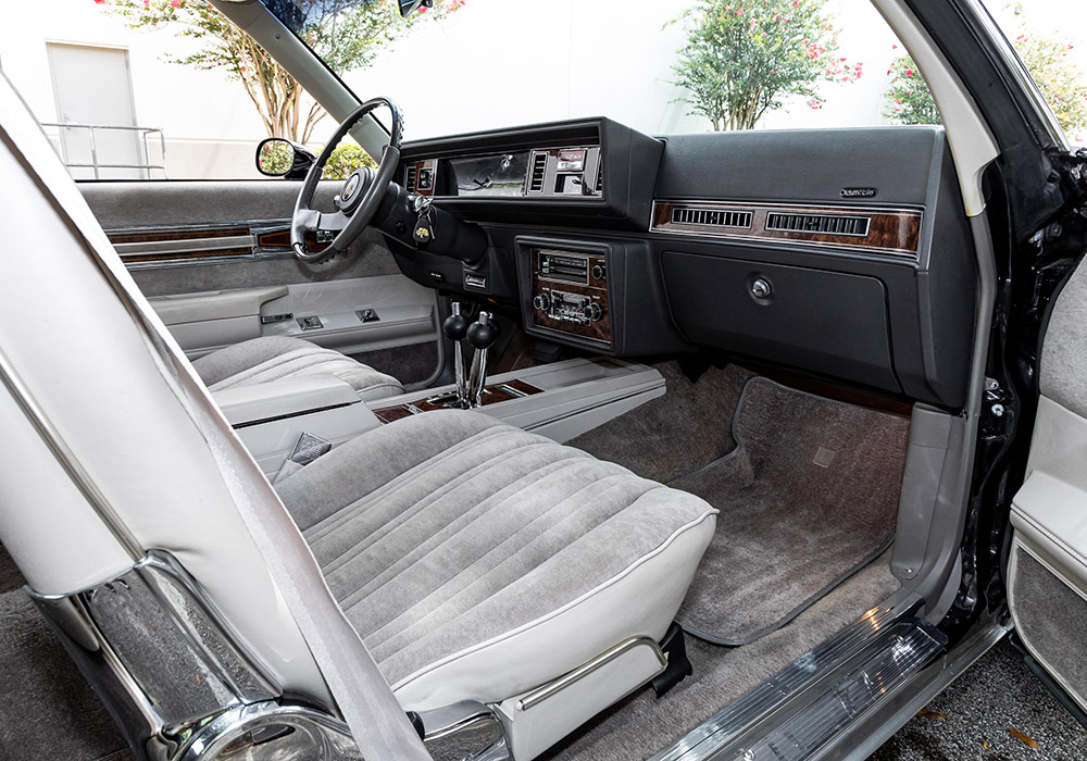 11th Image of a 1983 OLDSMOBILE HURST