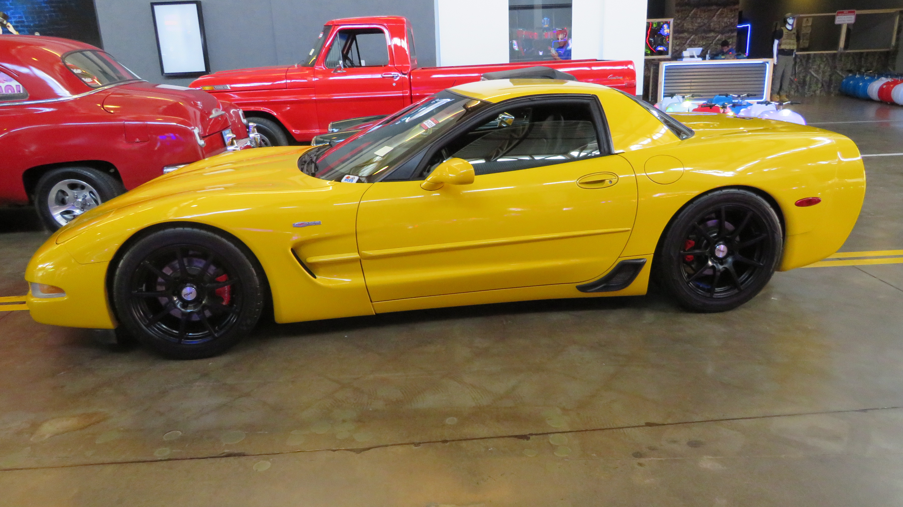 2nd Image of a 2002 CHEVROLET CORVETTE Z06