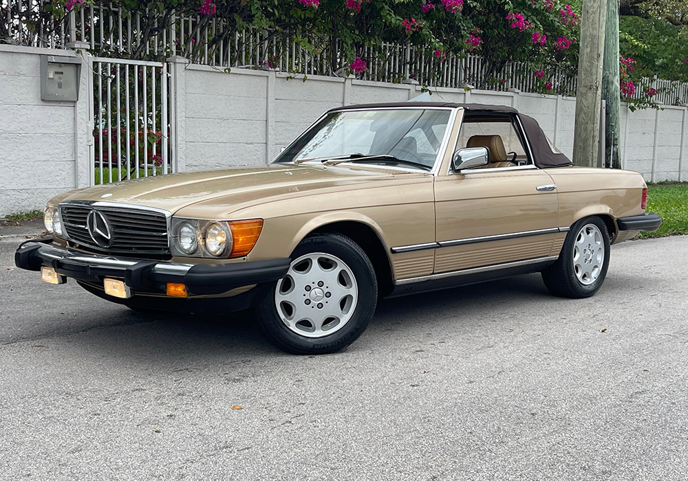 2nd Image of a 1985 MERCEDES 380SL