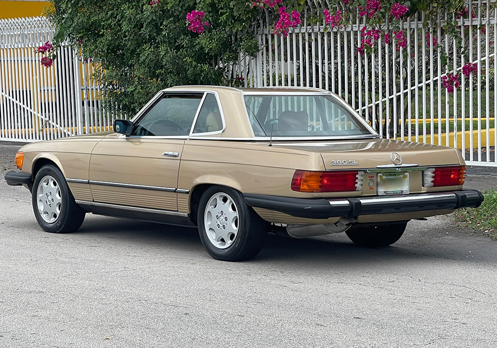 3rd Image of a 1985 MERCEDES 380SL