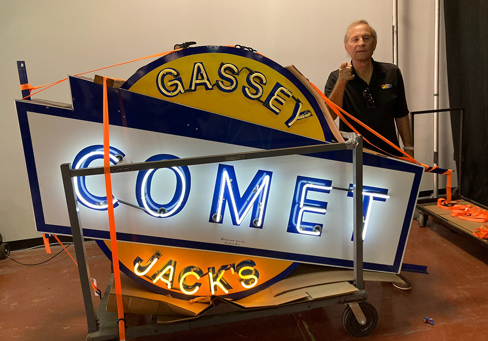 0th Image of a N/A SIGN GASSEY JACKS COMETS