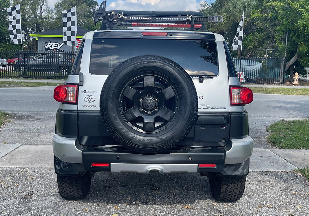 6th Image of a 2007 TOYOTA FJ CRUISER S