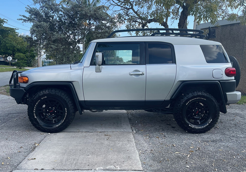 8th Image of a 2007 TOYOTA FJ CRUISER S