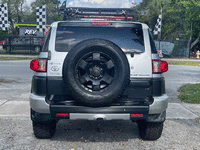 Image 7 of 35 of a 2007 TOYOTA FJ CRUISER S