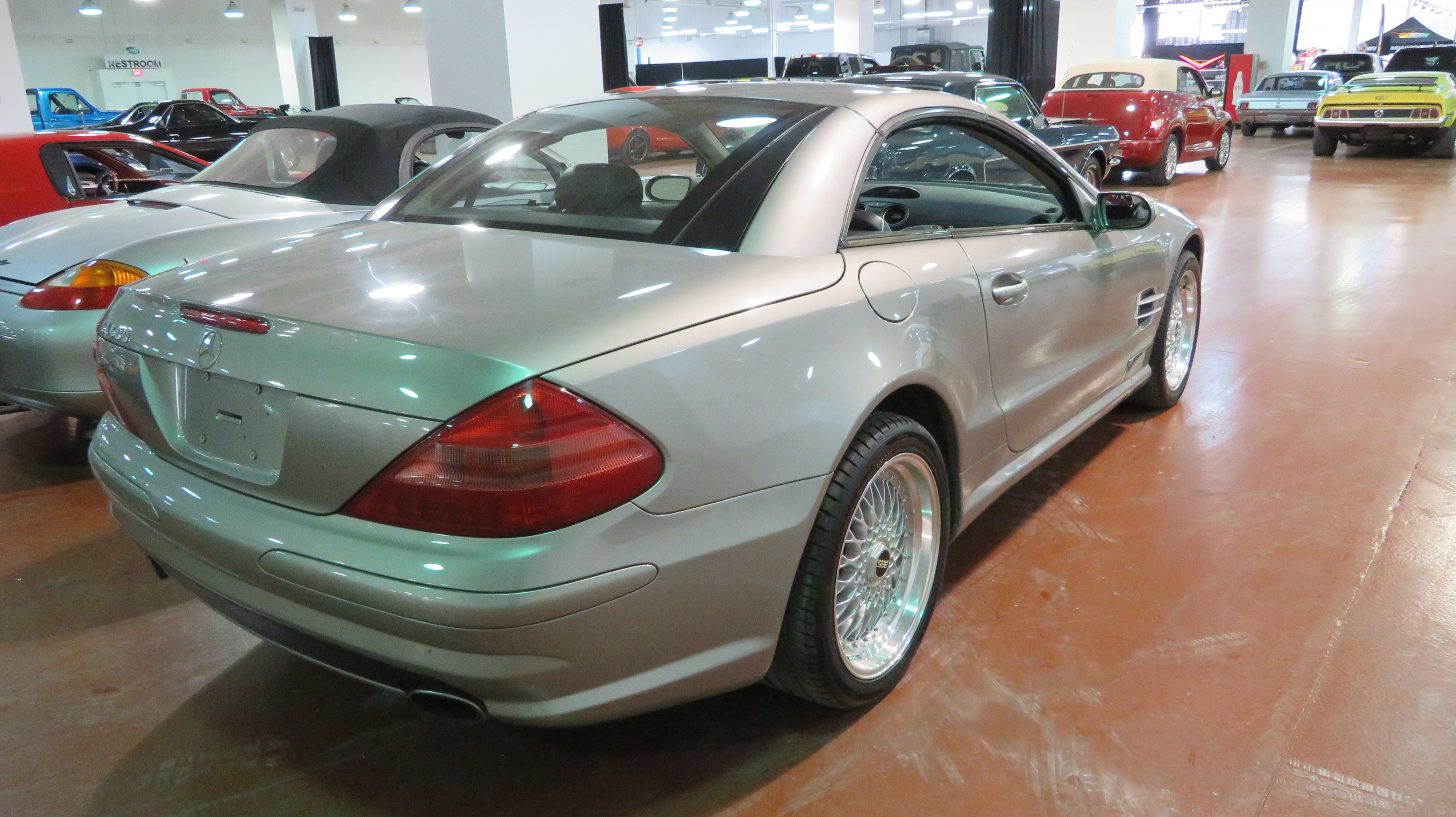 9th Image of a 2005 MERCEDES-BENZ SL-CLASS SL500