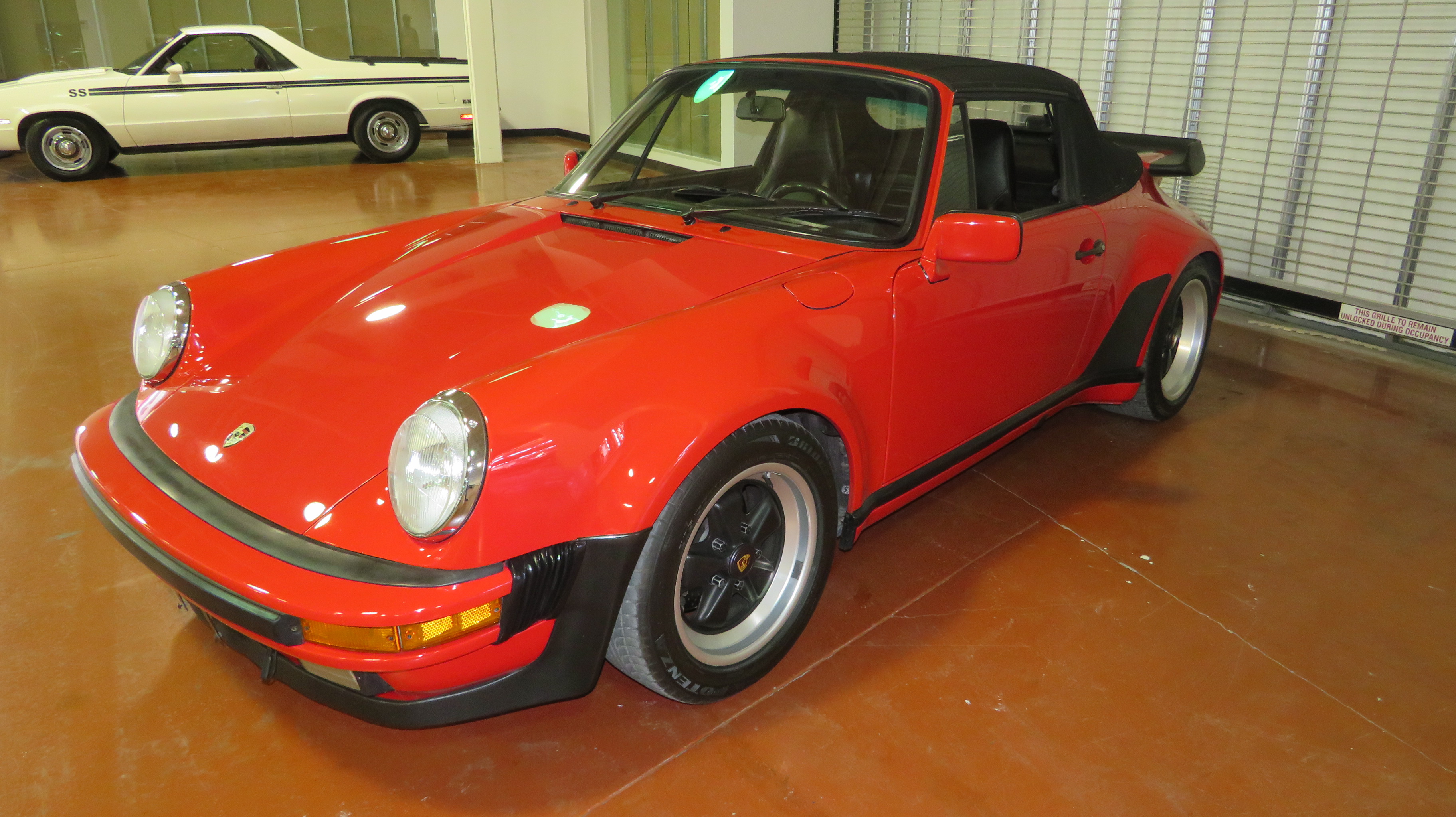 1st Image of a 1987 PORSCHE 911 CARRERA