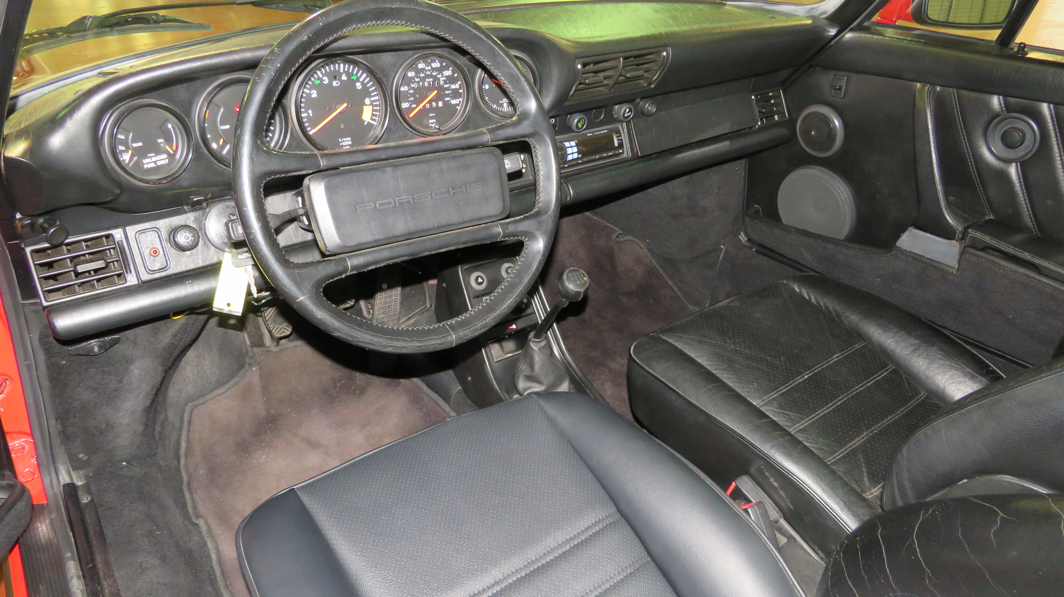 3rd Image of a 1987 PORSCHE 911 CARRERA