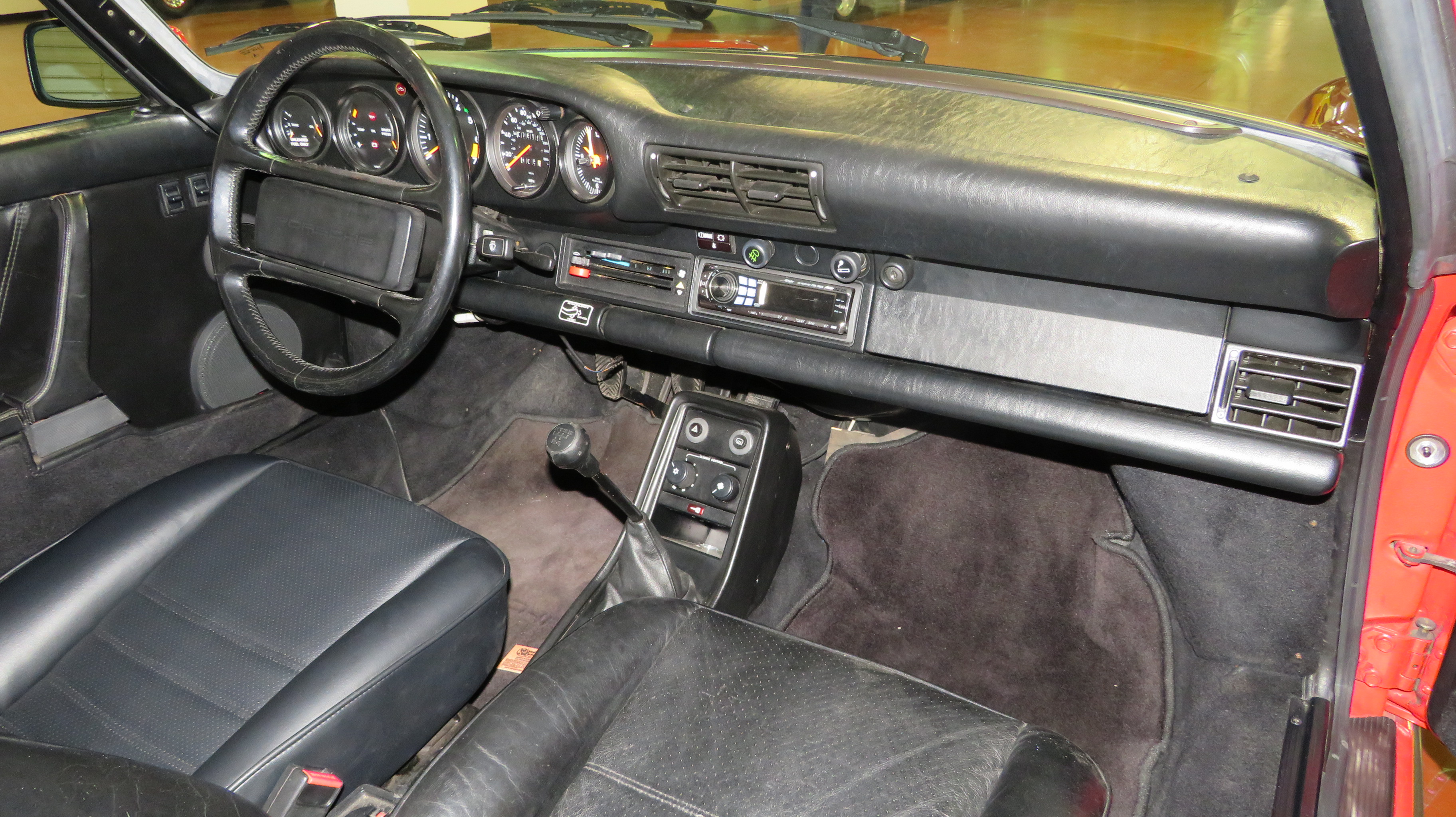 5th Image of a 1987 PORSCHE 911 CARRERA