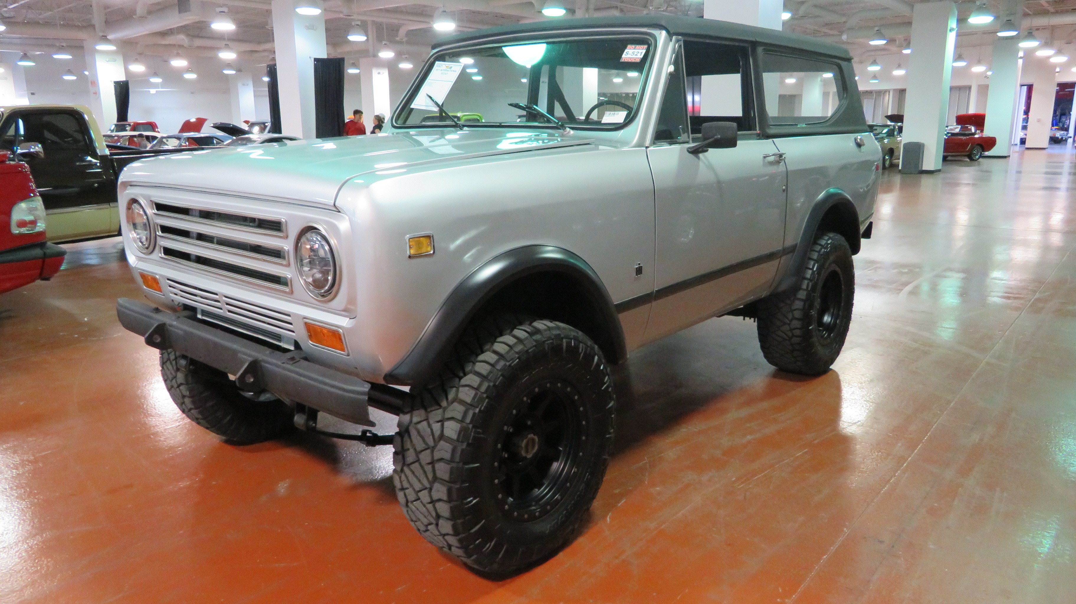 1st Image of a 1971 INTERNATIONAL SCOUT