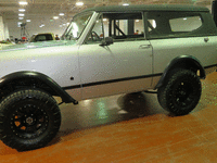 Image 3 of 10 of a 1971 INTERNATIONAL SCOUT