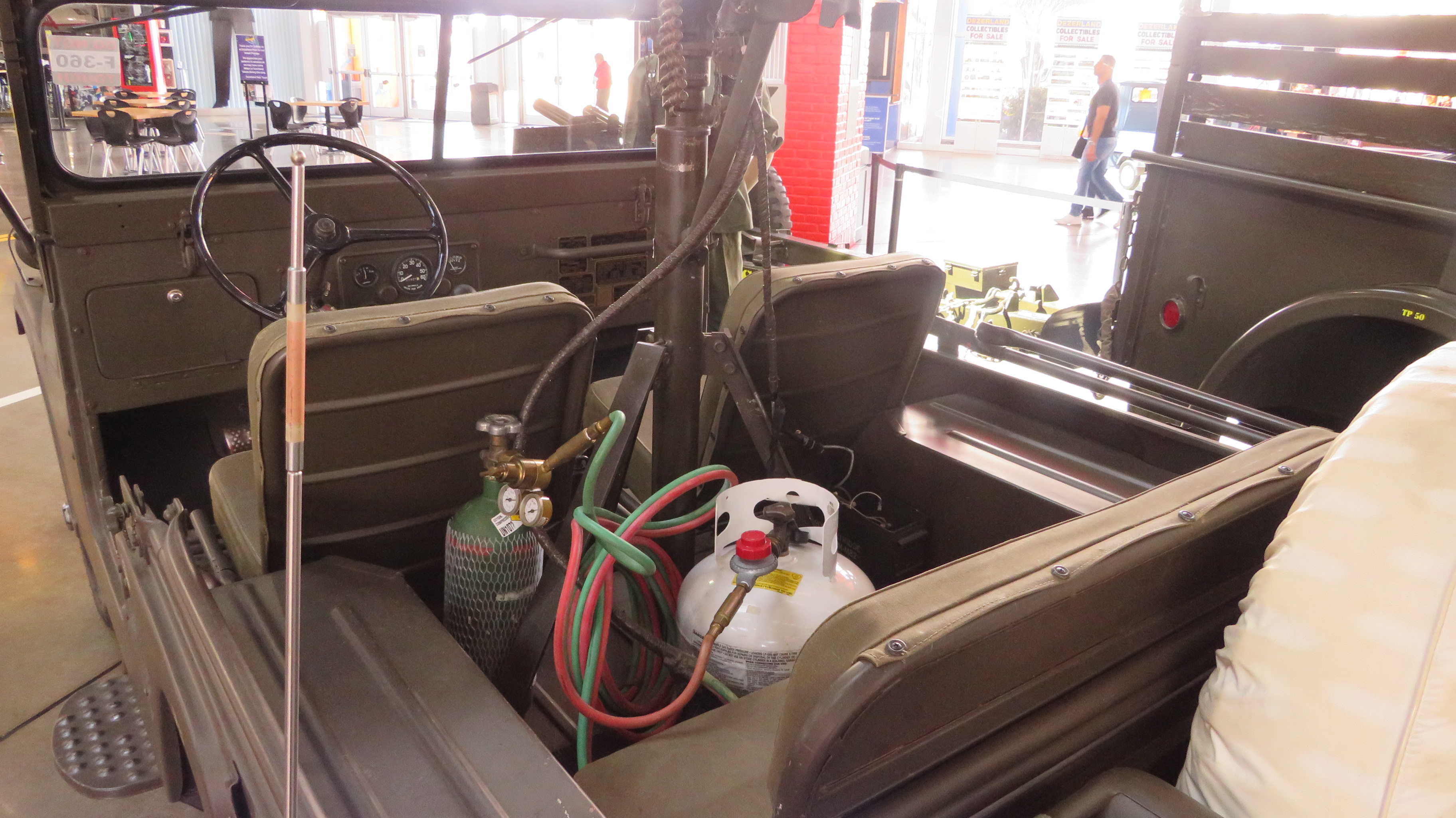 4th Image of a 1960 WILLYS MILITARY JEEP