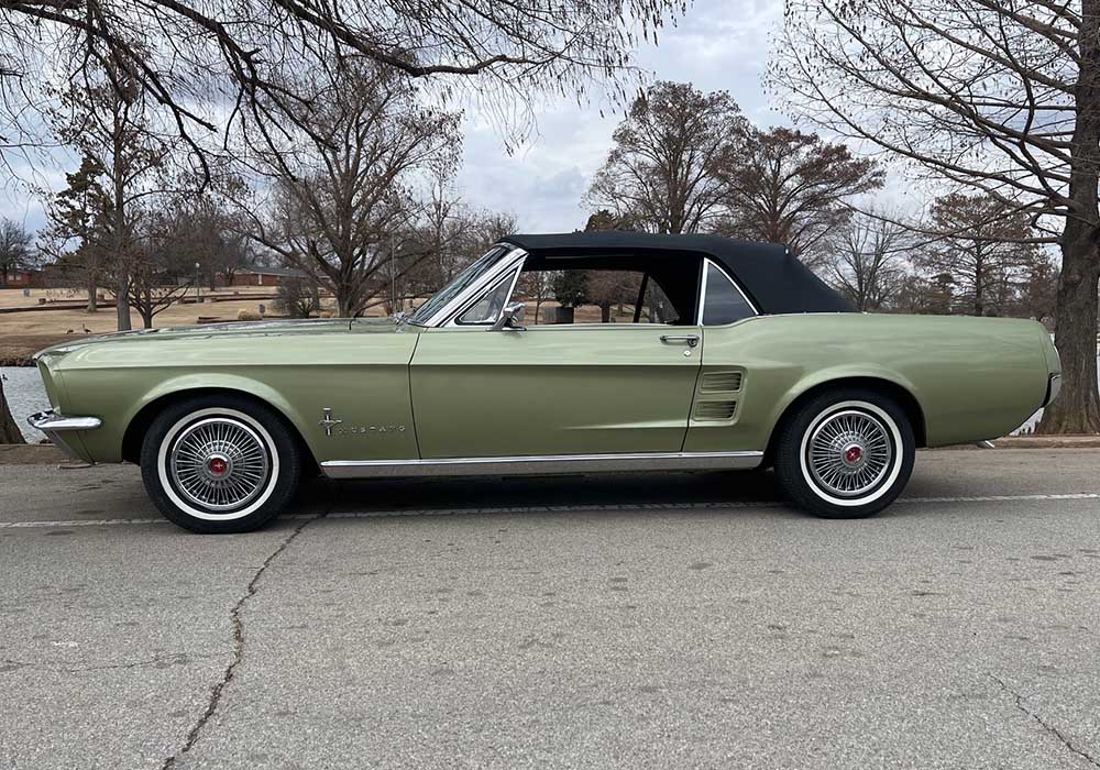 3rd Image of a 1967 FORD MUSTANG