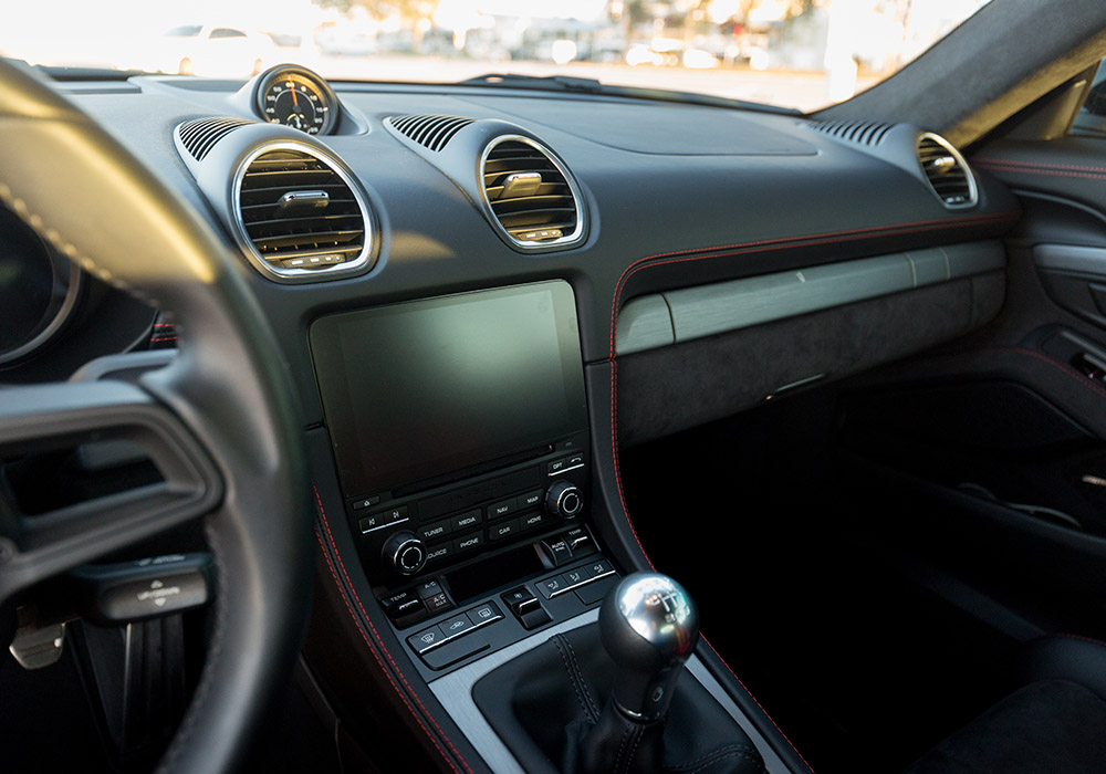 46th Image of a 2021 PORSCHE 718 CAYMAN GT4