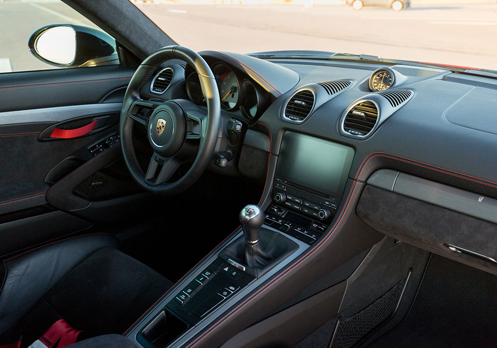 54th Image of a 2021 PORSCHE 718 CAYMAN GT4