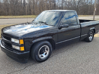Image 1 of 17 of a 1998 CHEVROLET C1500