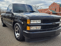 Image 3 of 17 of a 1998 CHEVROLET C1500