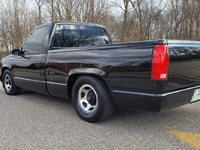 Image 4 of 17 of a 1998 CHEVROLET C1500