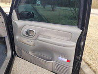Image 12 of 17 of a 1998 CHEVROLET C1500