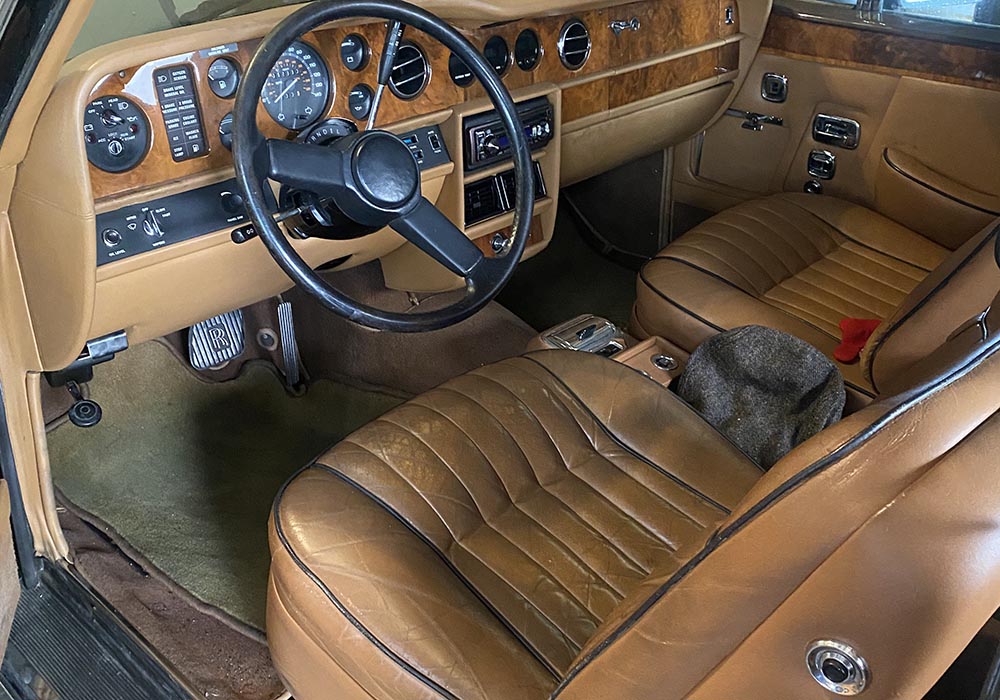 3rd Image of a 1985 ROLLS ROYCE CORNICHE