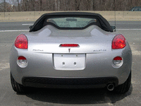 Image 4 of 10 of a 2006 PONTIAC SOLSTICE