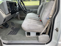 Image 12 of 24 of a 1991 CHEVROLET C1500