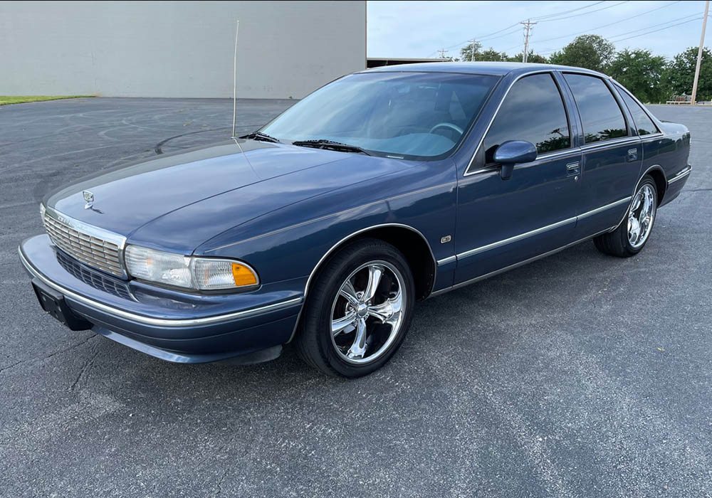2nd Image of a 1994 CHEVROLET CAPRICE CLASSIC