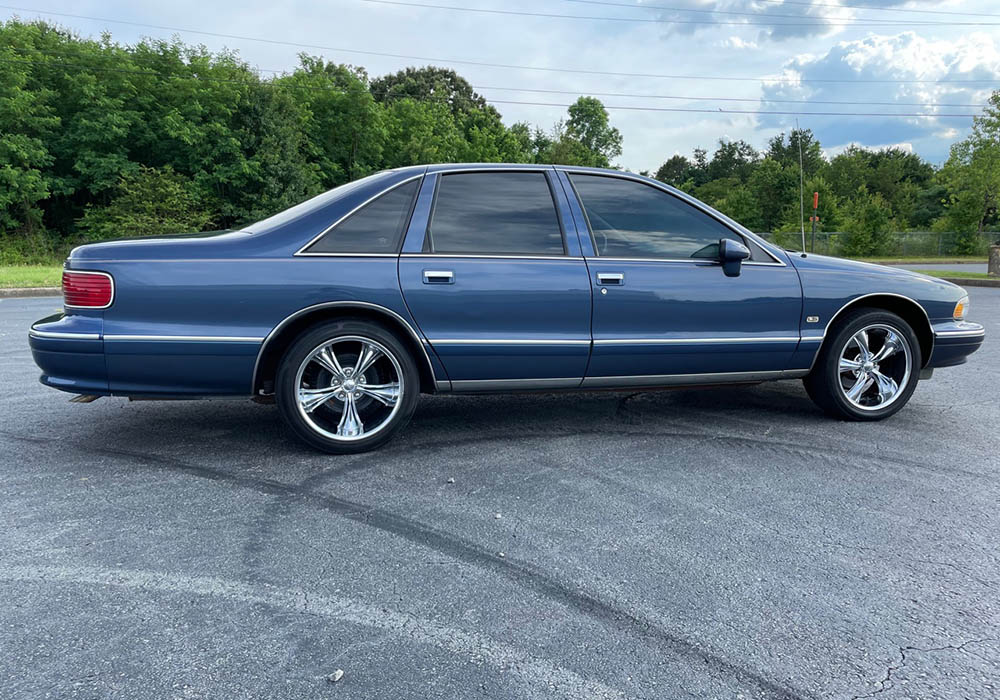 6th Image of a 1994 CHEVROLET CAPRICE CLASSIC