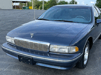 Image 2 of 25 of a 1994 CHEVROLET CAPRICE CLASSIC