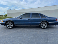Image 8 of 25 of a 1994 CHEVROLET CAPRICE CLASSIC