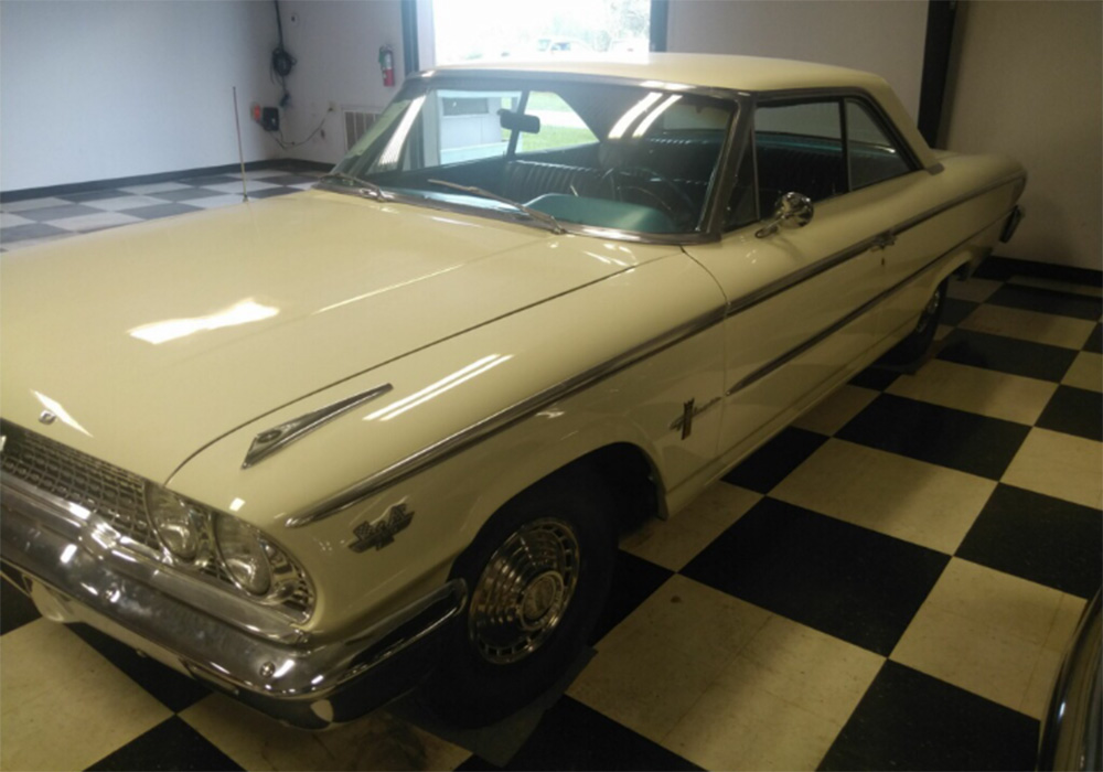3rd Image of a 1963 FORD GALAXIE 500