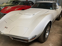 Image 2 of 7 of a 1971 CHEVROLET CORVETTE