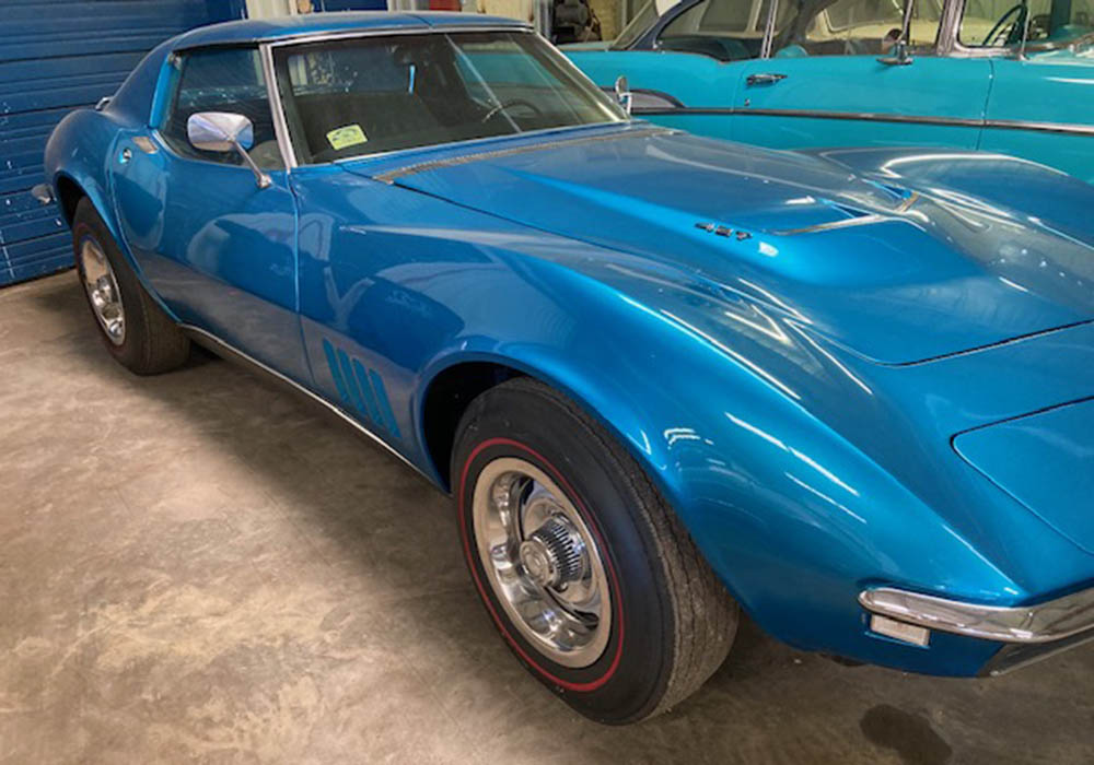2nd Image of a 1968 CHEVROLET CORVETTE