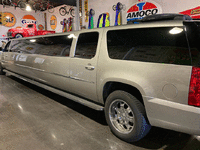 Image 2 of 13 of a 2007 GMC YUKON XL 1500 SLE